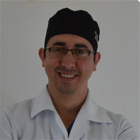 Prof. M.V. Esp. Médico Veterinário Roberto Carlin